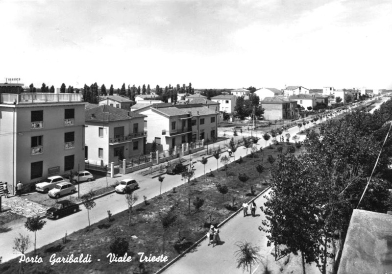 203a-Anni '50 - Viale Trieste (attuale viale Ugo Bassi).jpg