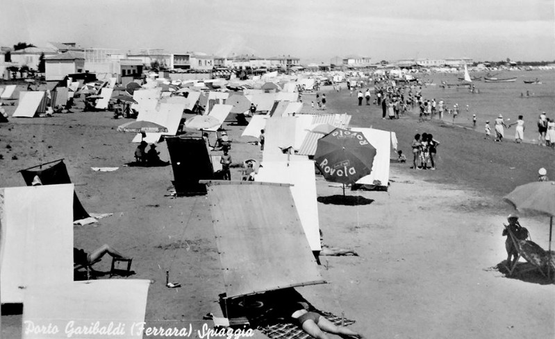 217b-Porto Garibaldi (Ferrara) anni '50 spiaggia.jpg