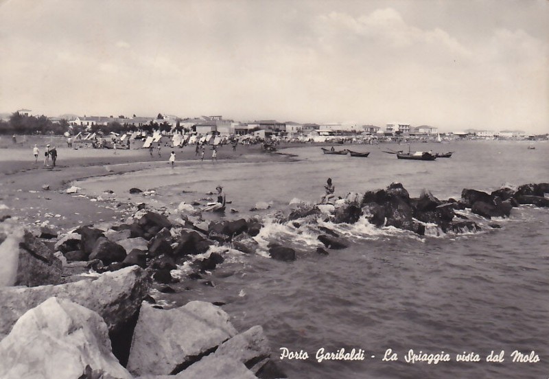 217-vPorto Garibaldi - La spiaggia vista dal molo..jpg