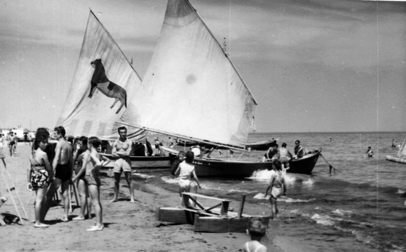 223b-Porto Garibaldi  - La spiaggia anni '50..jpg