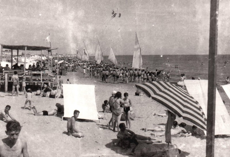 223c-Porto Garibaldi anni '50 Spiaggia.jpg