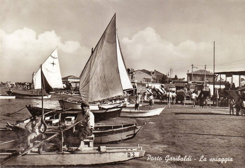 223f-Porto Garibaldi (FE) La Spiaggia anni 50..jpg