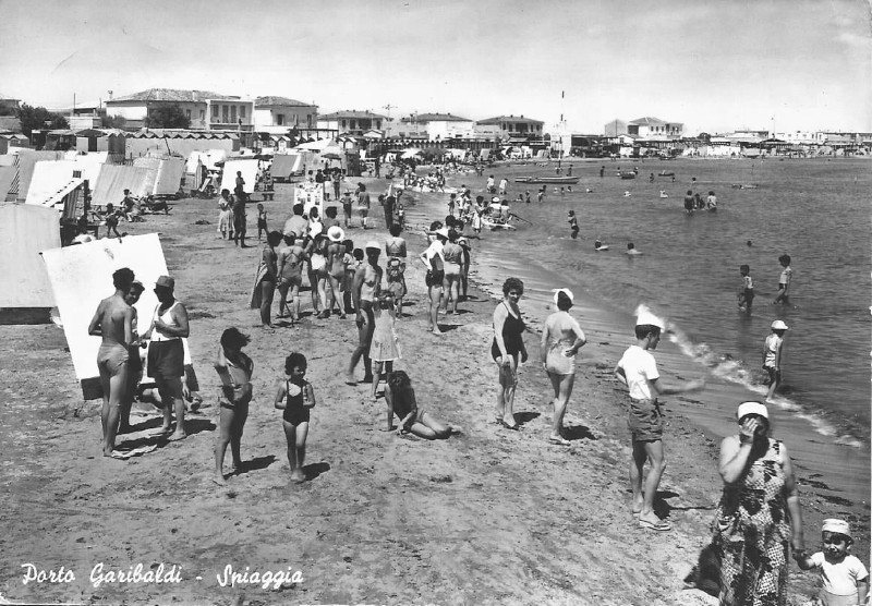 224f-Porto Garibaldi - La spiaggia...jpg