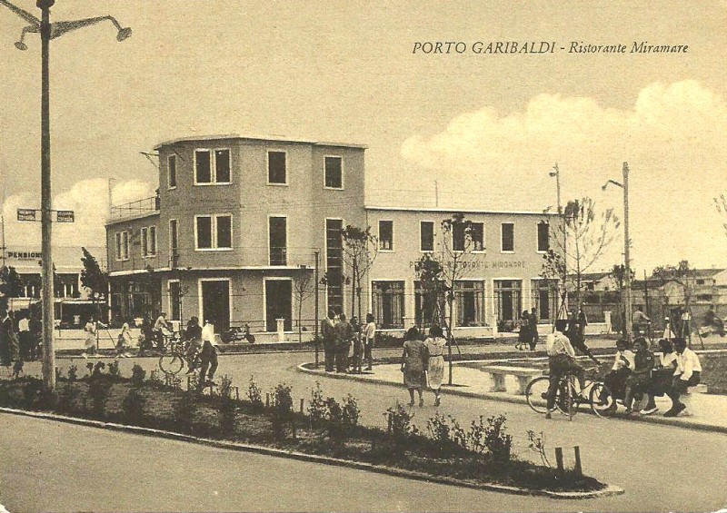 233b-Porto Garibaldi anni '50 - Albergo Ristorante Miramare gestito dalla famiglia Luciani.jpg