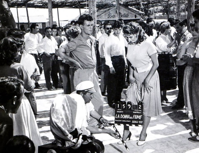 239c-SOPHIA LOREN - La Stella di Comacchio-La Donna del Fiume 60 anni dopo, in mostra a Palazzo Bellini.jpg