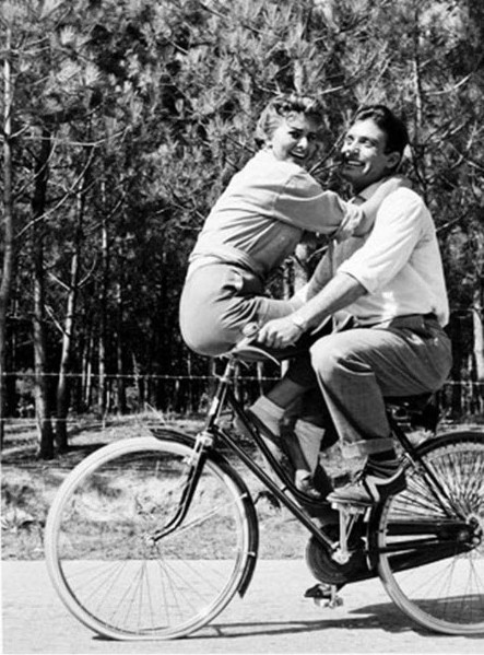 240h-hSophia Loren e Rich Battaglia a Jakaranda,Porto Garibaldi. Anno 1954..jpg