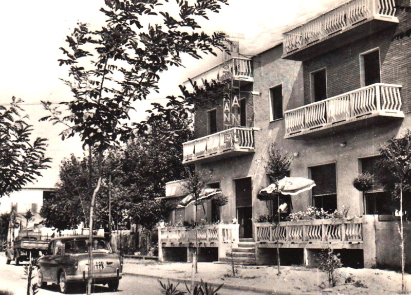 262b-Porto Garibaldi-Albergo ristorante Milano 1960..jpg