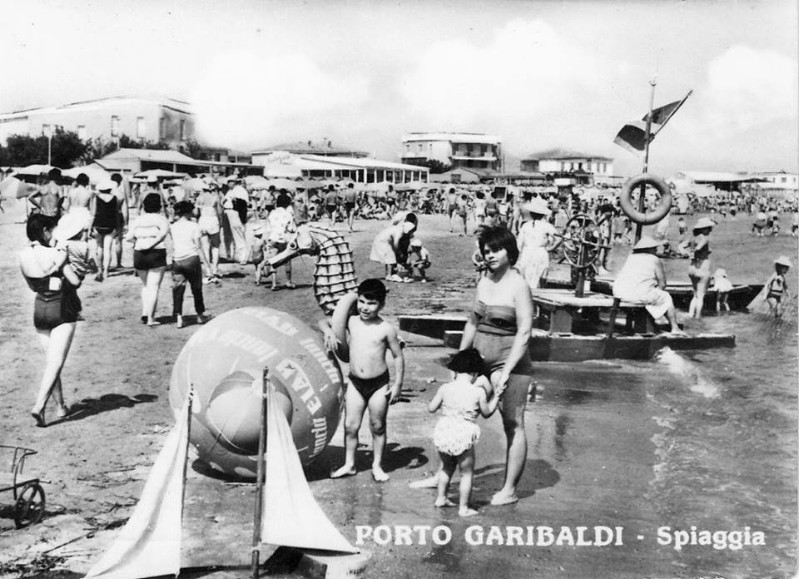 270b-Porto Garibaldi-La spiaggia 1960.jpg