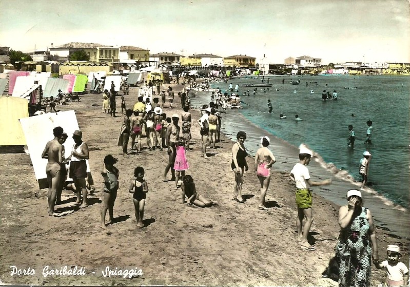 273b-Porto Garibaldi, spiaggia anni '60. ....un'estate fa.jpg