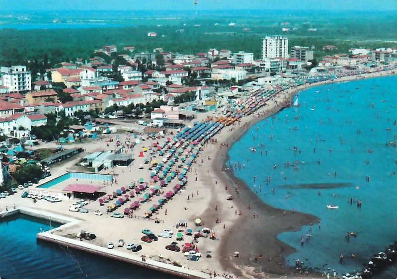 280a-Porto Garibaldi - Panorama e spiaggia 1970.JPG