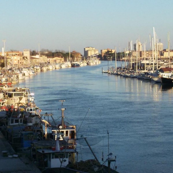 282a-Porto Garibaldi-Una vera bellezza il nostro Porto visto dall'alto con tutta la flottiglia dei pescherecci al completo.jpg